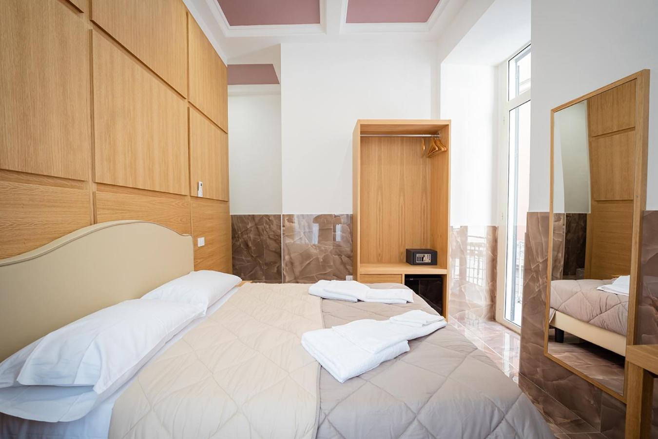 P.C. Boutique Medina H. Napoli Centro, By Clapa Group Otel Dış mekan fotoğraf